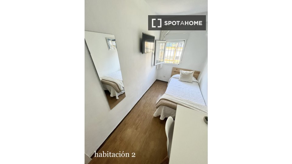 Habitación en un piso compartido de 4 habitaciones en La Palmilla.
