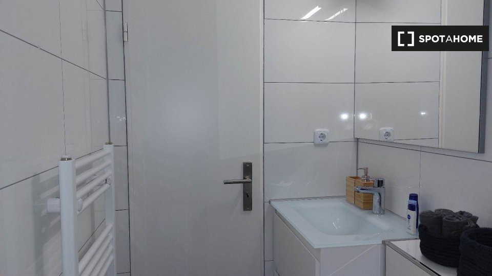 Apartment Hamburg, 1 bed, 34m² — photo 13