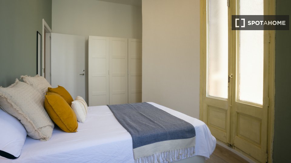 Double room Barcelona, 10 beds, 210m² — photo 8