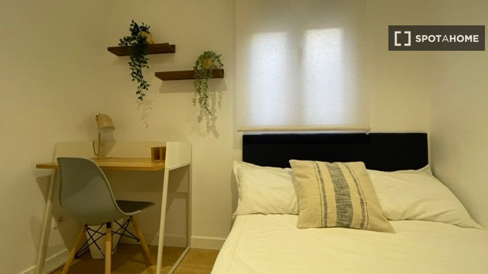 Double room Madrid, 18 beds — photo 8