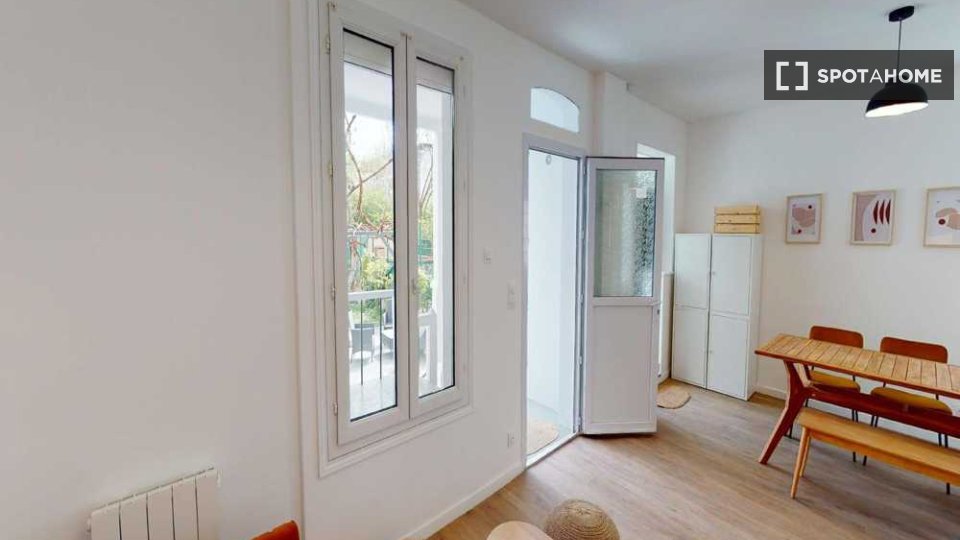 Double room Paris, 11 beds, 190m² — photo 14