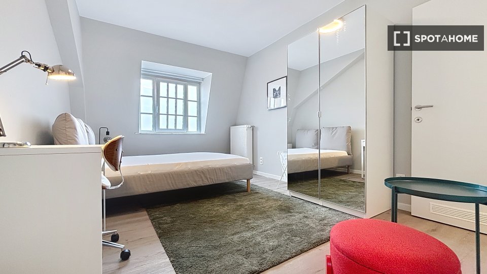 Double room Brussels, 5 beds — photo 35