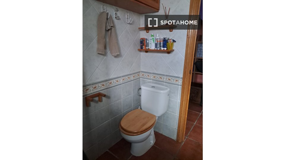 Double room Madrid, 3 beds — photo 26