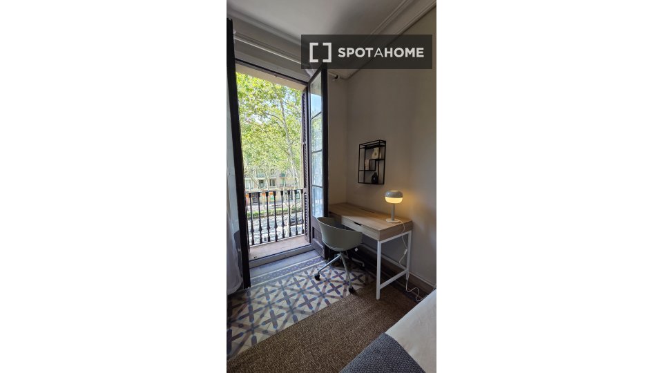Double room Barcelona, 7 beds, 180m² — photo 12