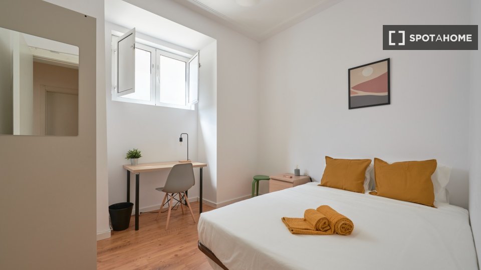 Double room Lisbon, 5 beds — photo 3