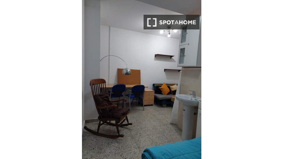 Double room Madrid, 8 beds — photo 18