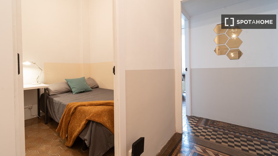 Double room Barcelona, 9 beds, 200m² — photo 6
