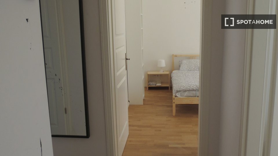 Double room Berlin, 3 beds, 63m² — photo 13