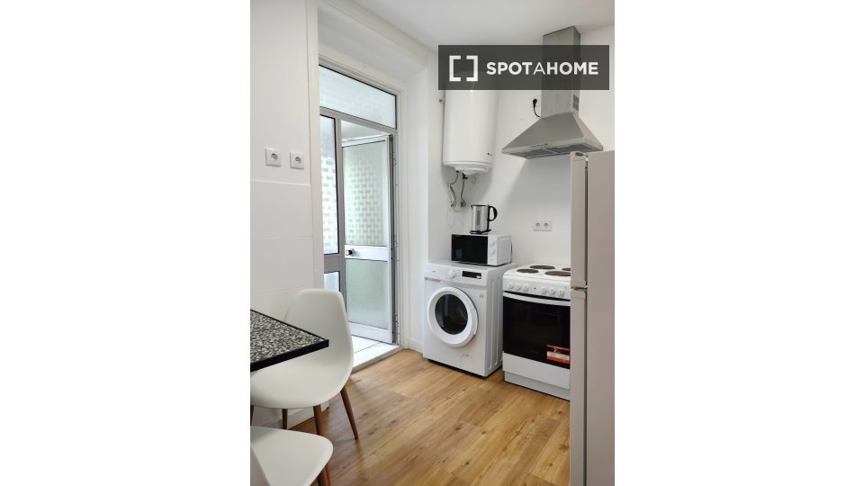 Apartment mono Lisbon, 62m² — photo 13