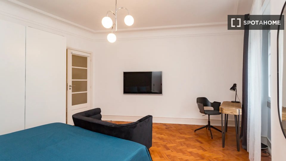 Double room Lisbon, 6 beds — photo 9