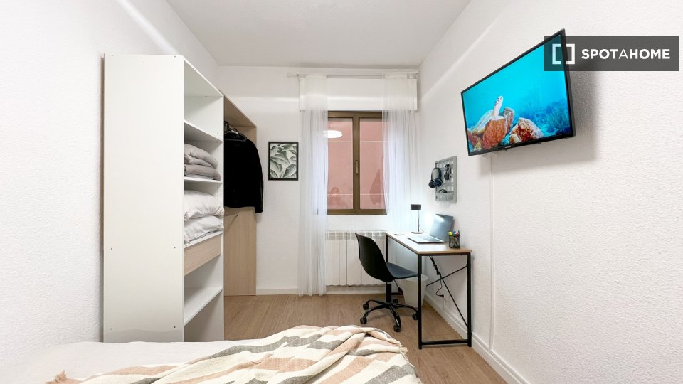 Double room Madrid, 5 beds — photo 16