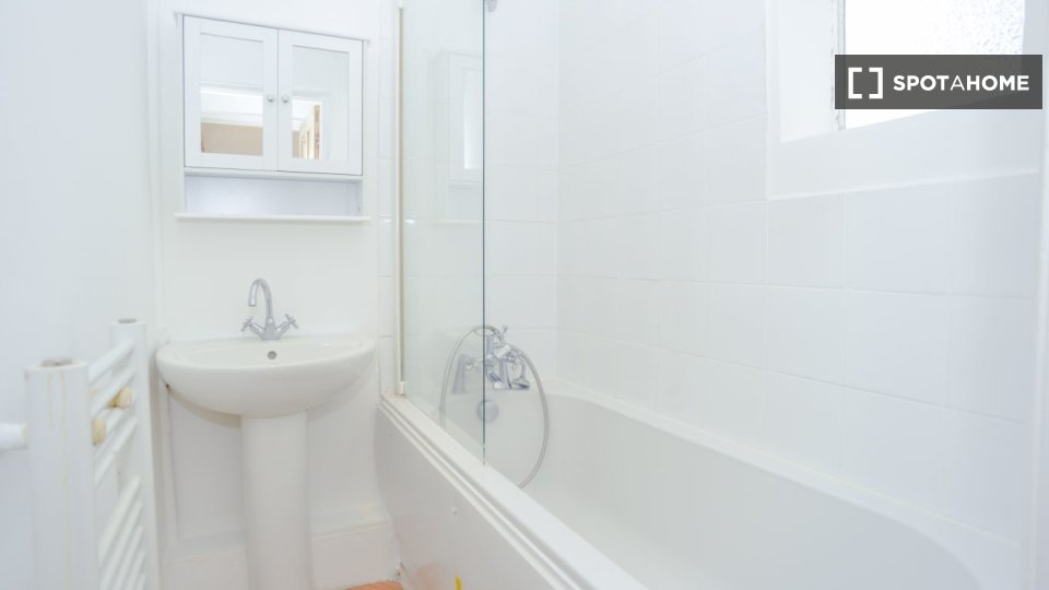 Double room London, 4 beds — photo 4