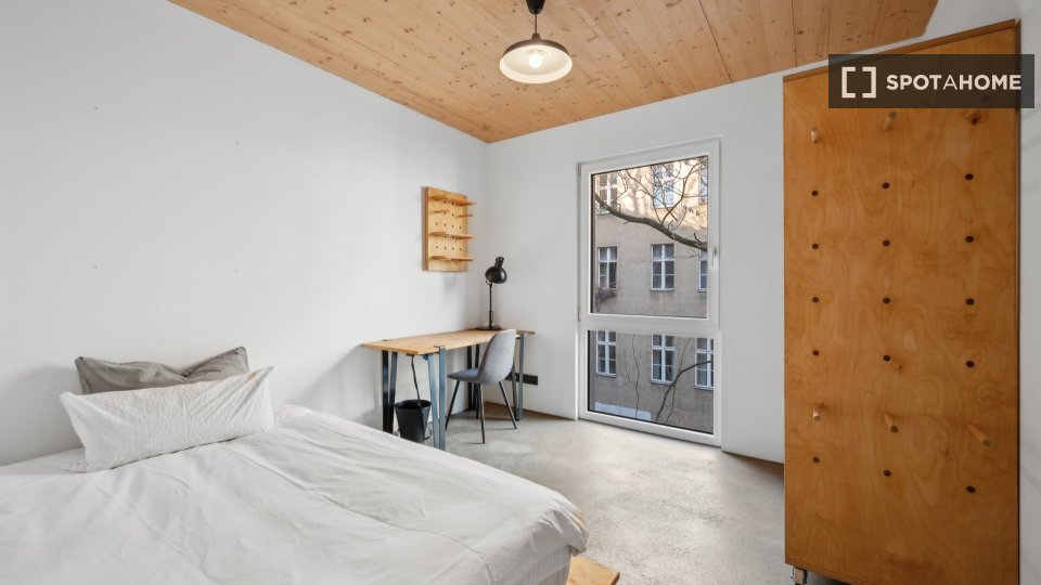 Double room Berlin, 5 beds, 90m² — photo 12