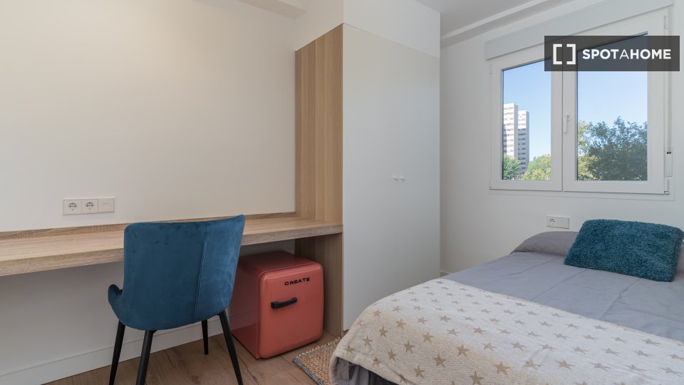Double room Madrid, 6 beds — photo 13