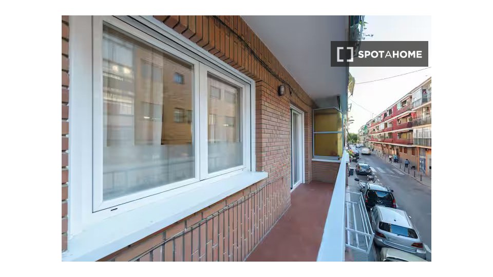 Double room Madrid, 2 beds — photo 5