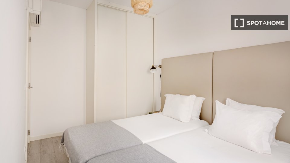 Apartment Lisbon, 3 beds — photo 18