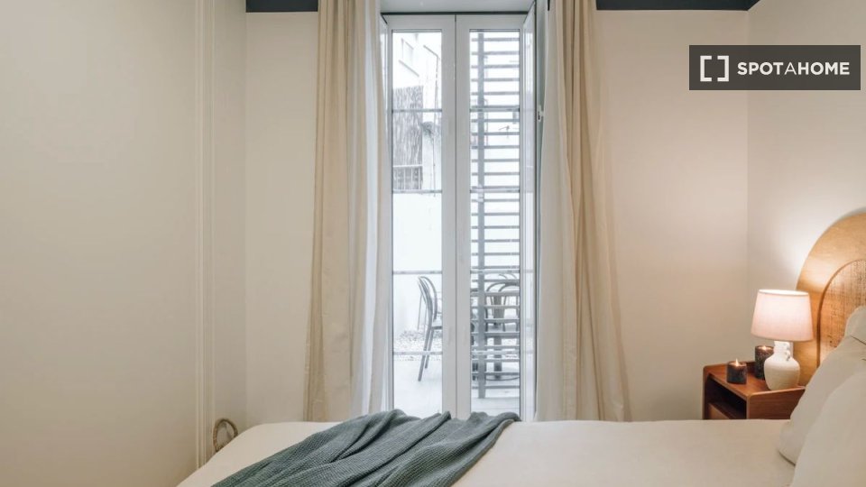 Apartment Lisbon, 1 bed — photo 18