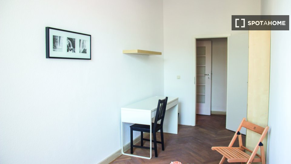 Double room Berlin, 6 beds, 149m² — photo 3