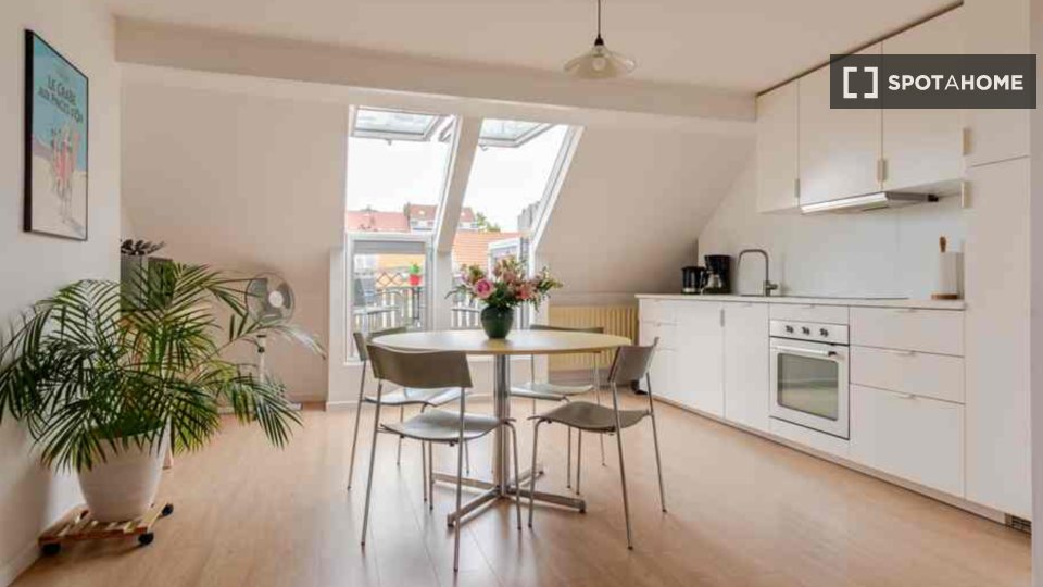 Apartment mono Brussels, 65m² — photo 1