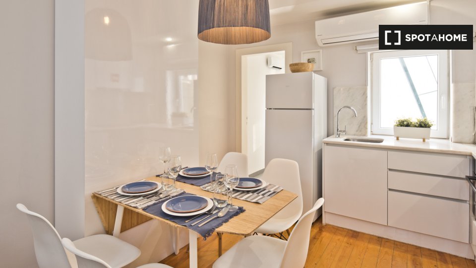 Apartment Lisbon, 2 beds — photo 20