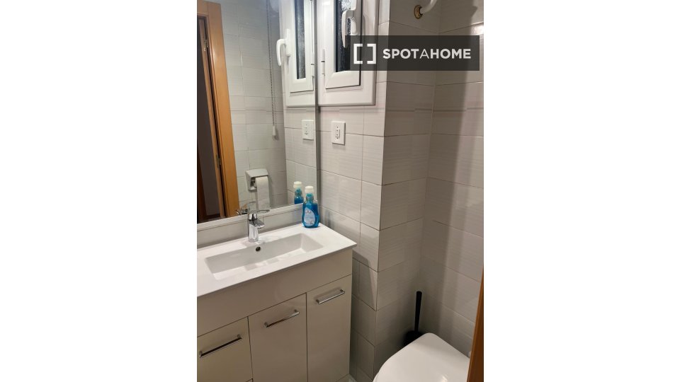 Double room Barcelona, 1 bed, 80m² — photo 3