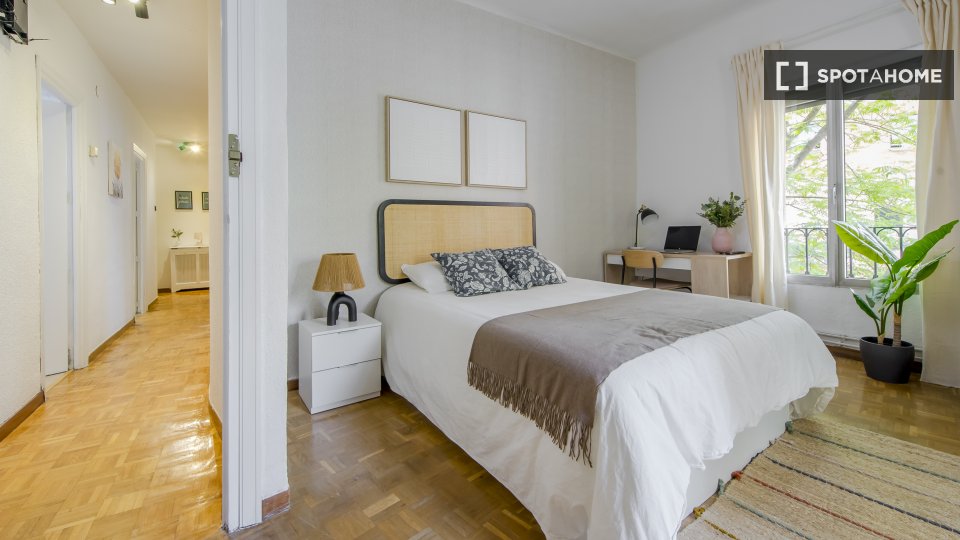 Double room Madrid, 4 beds, 120m² — photo 4