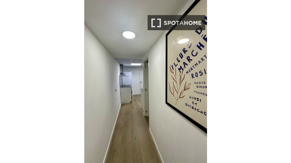 Double room Barcelona, 4 beds, 70m² — photo 24