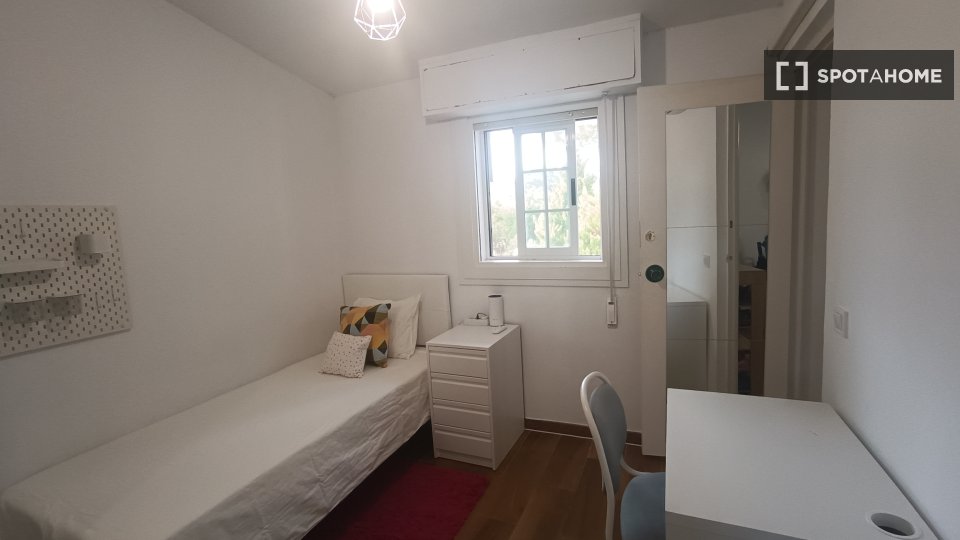 Double room Madrid, 4 beds — photo 12