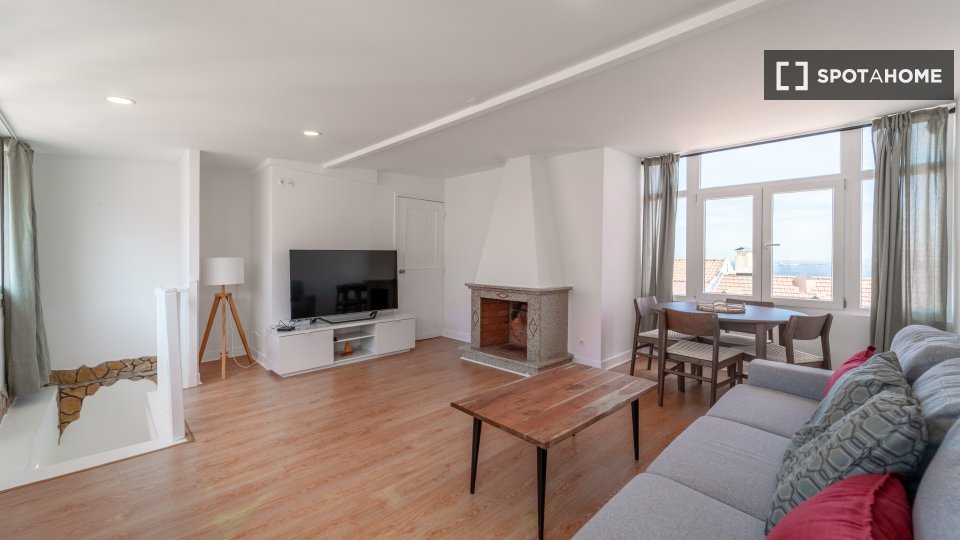 Apartment Lisbon, 2 beds, 97m² — photo 10
