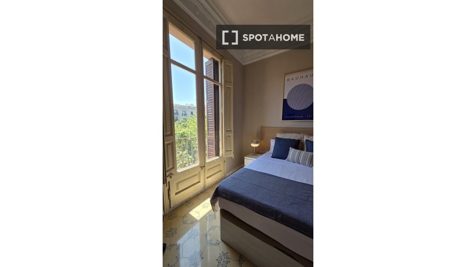 Double room Barcelona, 7 beds, 210m² — photo 13