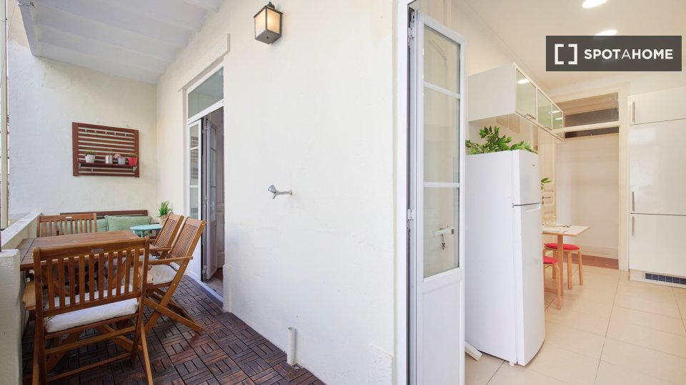 Double room Lisbon, 6 beds — photo 31