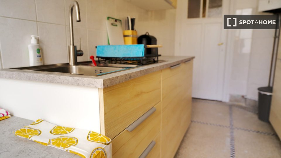 Double room Brussels, 2 beds — photo 9