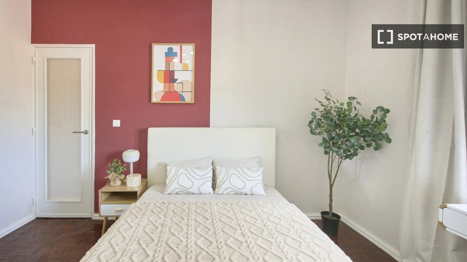 Double room Lisbon, 4 beds — photo 2