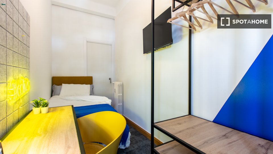 Double room Madrid, 5 beds — photo 30