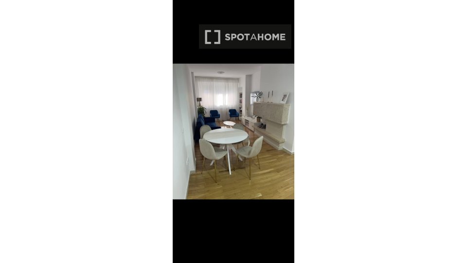 Double room Madrid, 1 bed, 85m² — photo 10