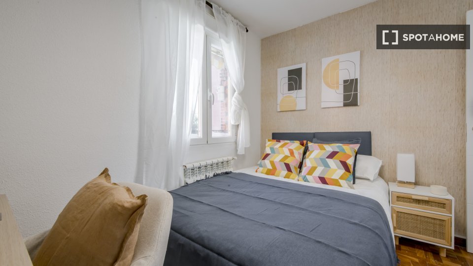Double room Madrid, 6 beds — photo 4