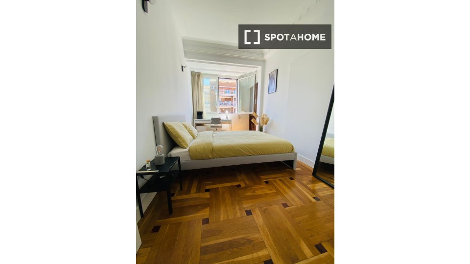 Double room Madrid, 7 beds — photo 19