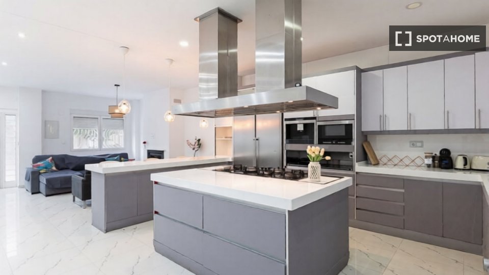 Apartment Valencia, 3 beds, 250m² — photo 9