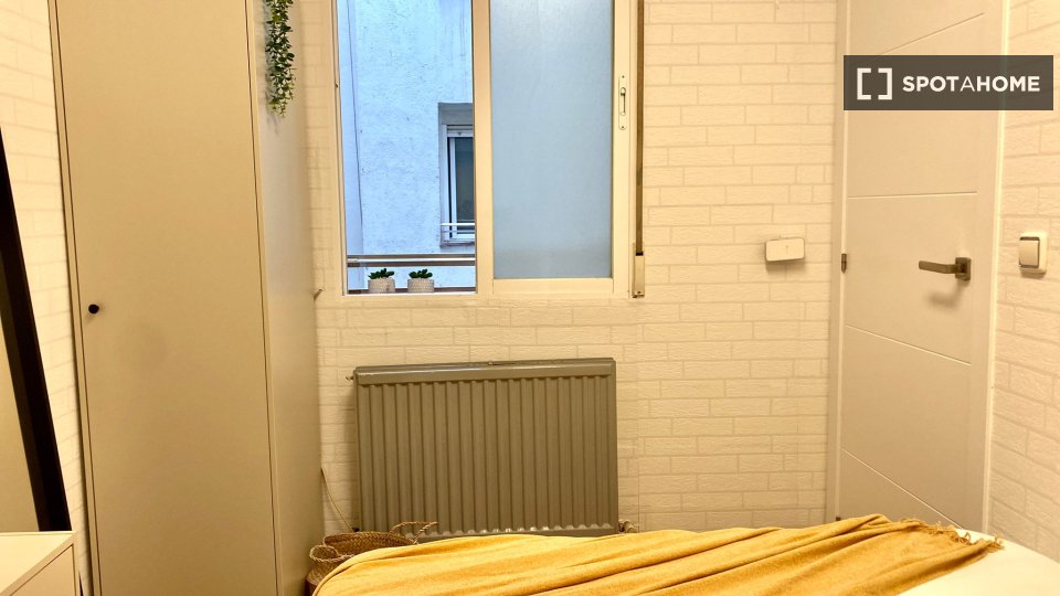 Double room Madrid, 5 beds — photo 13