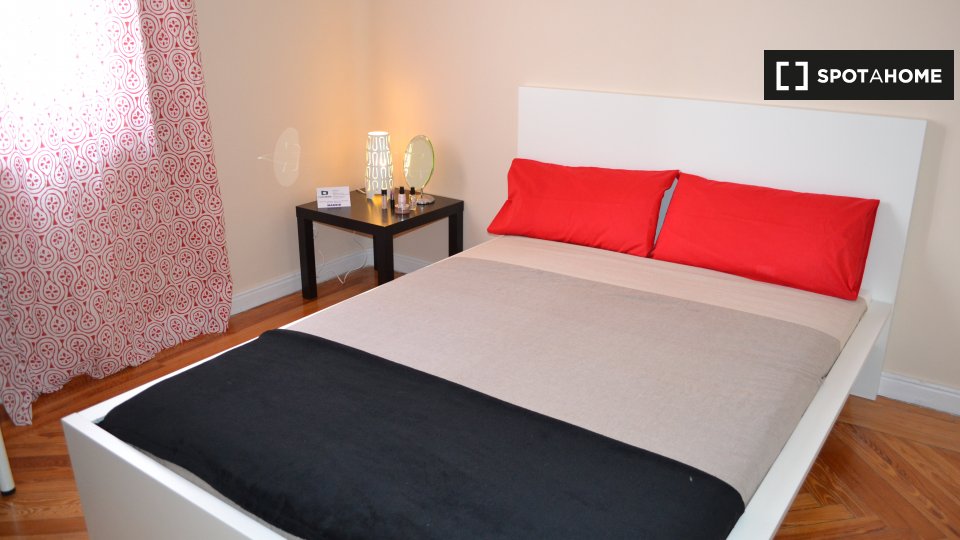 Double room Madrid, 7 beds, 100m² — photo 16