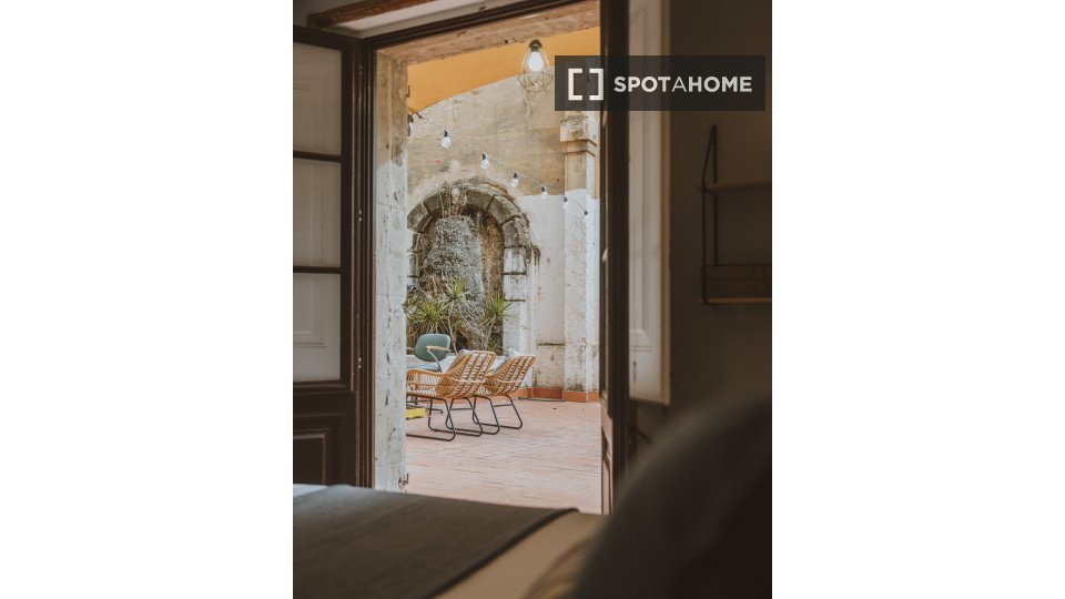 Double room Barcelona, 5 beds, 140m² — photo 56
