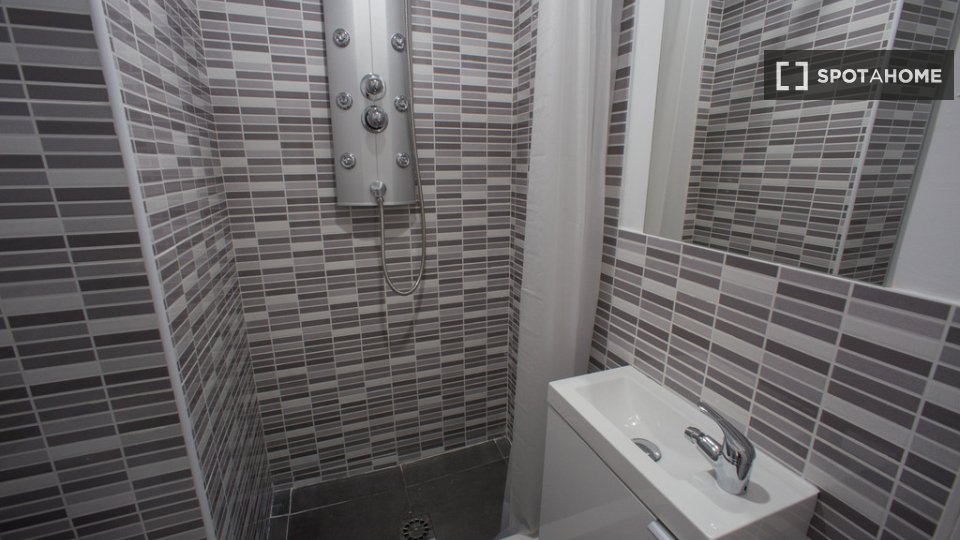 Double room Valencia, 5 beds, 120m² — photo 22