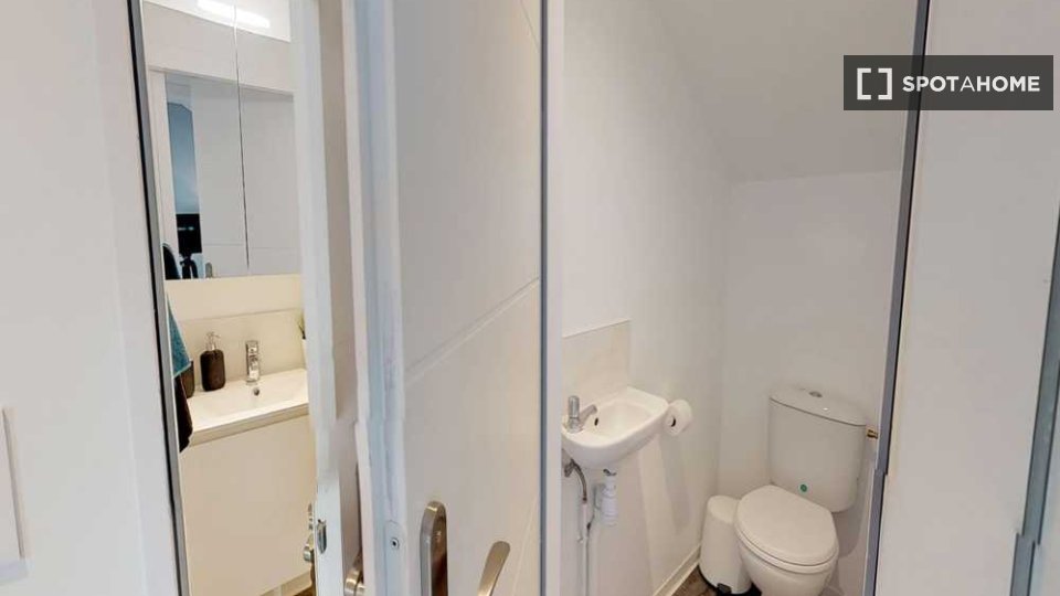 Double room Lille, 3 beds, 90m² — photo 15
