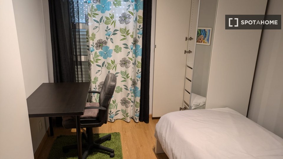 Double room Lisbon, 4 beds, 120m² — photo 12