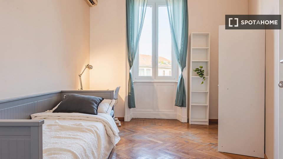 Double room Milan, 5 beds — photo 8