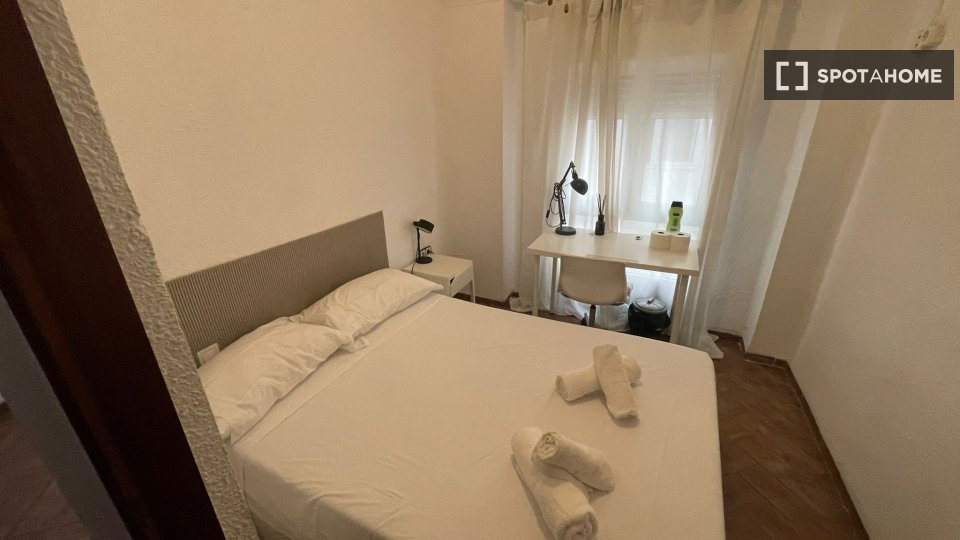 Double room Valencia, 5 beds, 250m² — photo 34