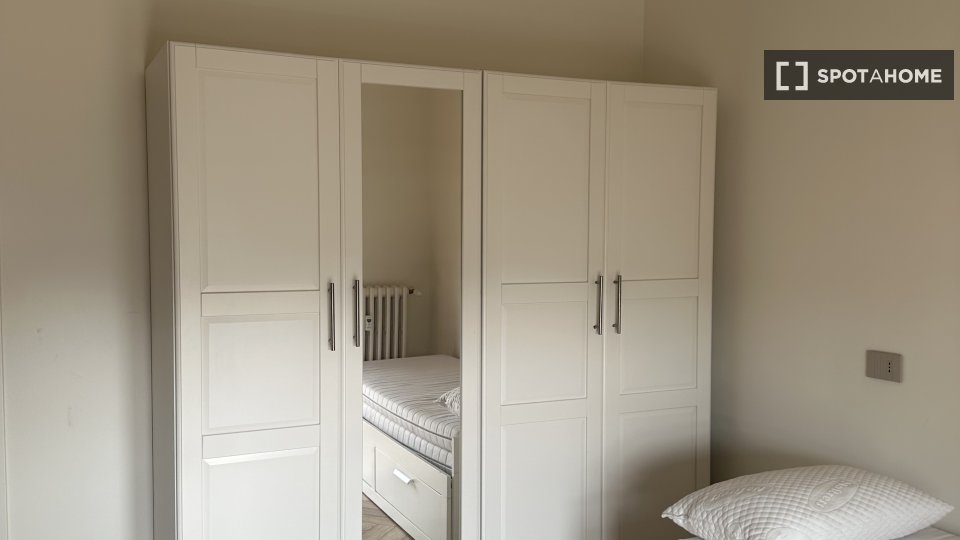 Double room Milan, 3 beds — photo 19