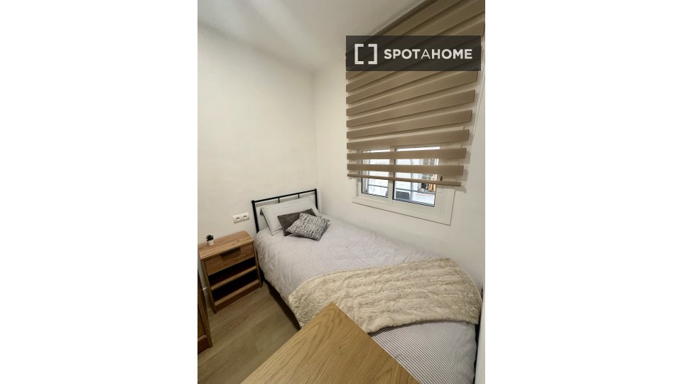 Double room Barcelona, 4 beds, 70m² — photo 8