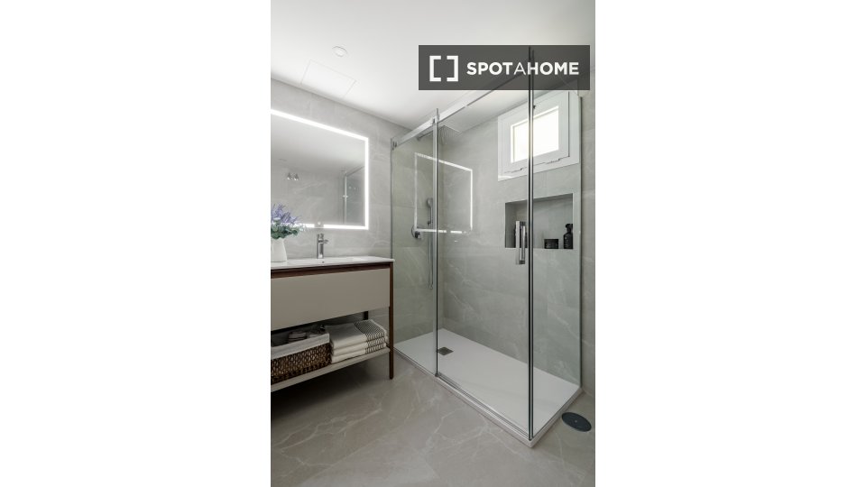 Apartment Madrid, 4 beds, 115m² — photo 12