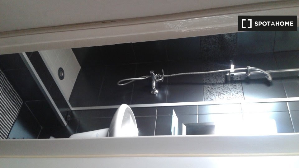 Double room Nicosia, 3 beds — photo 17